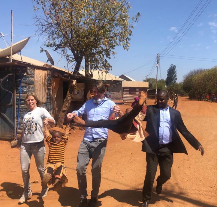 00044 Haydom spelende kinderen